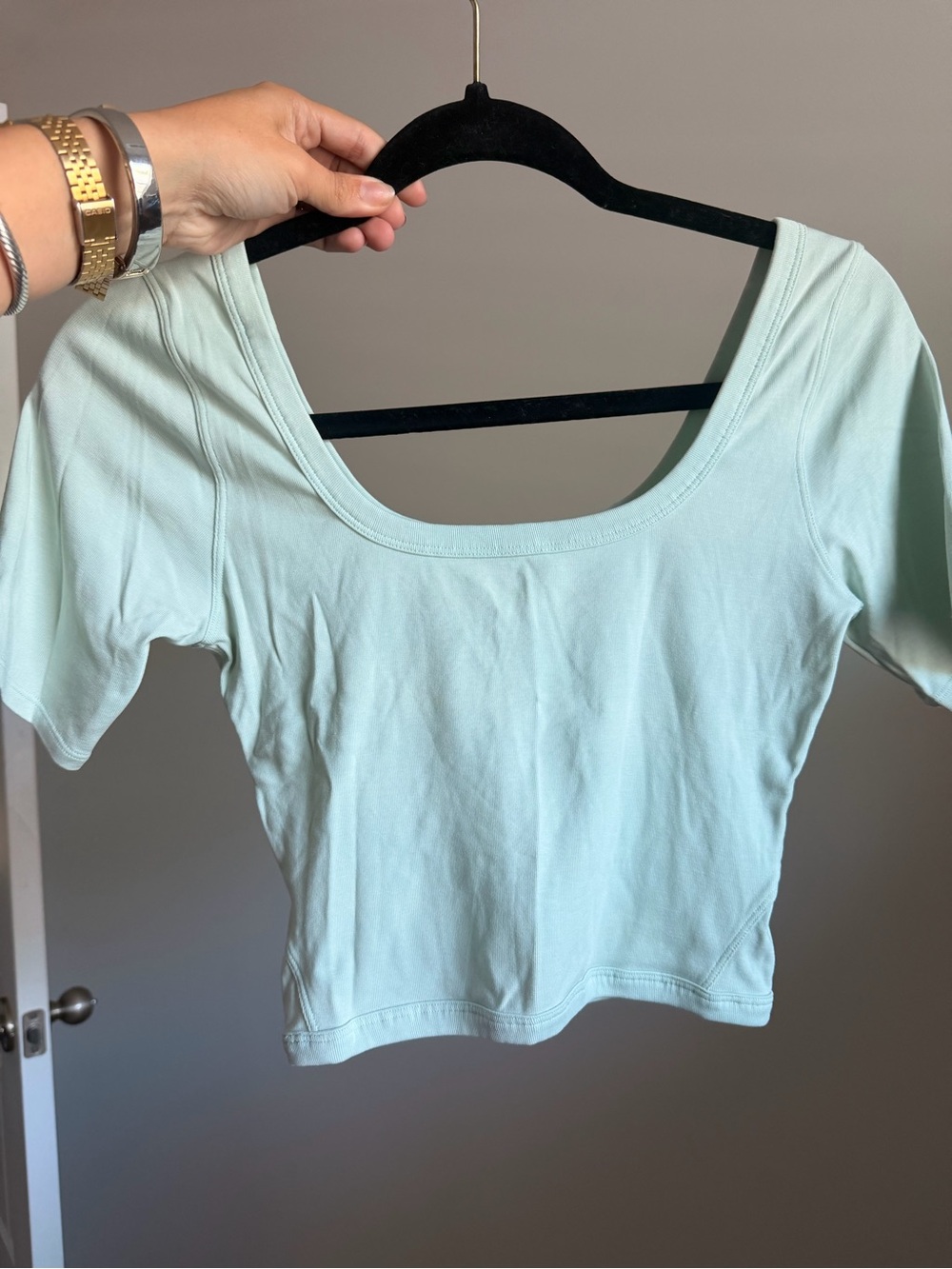 Lululemon Women’s Scoop Neck Short Sleeve Athletic Top - Light Mint